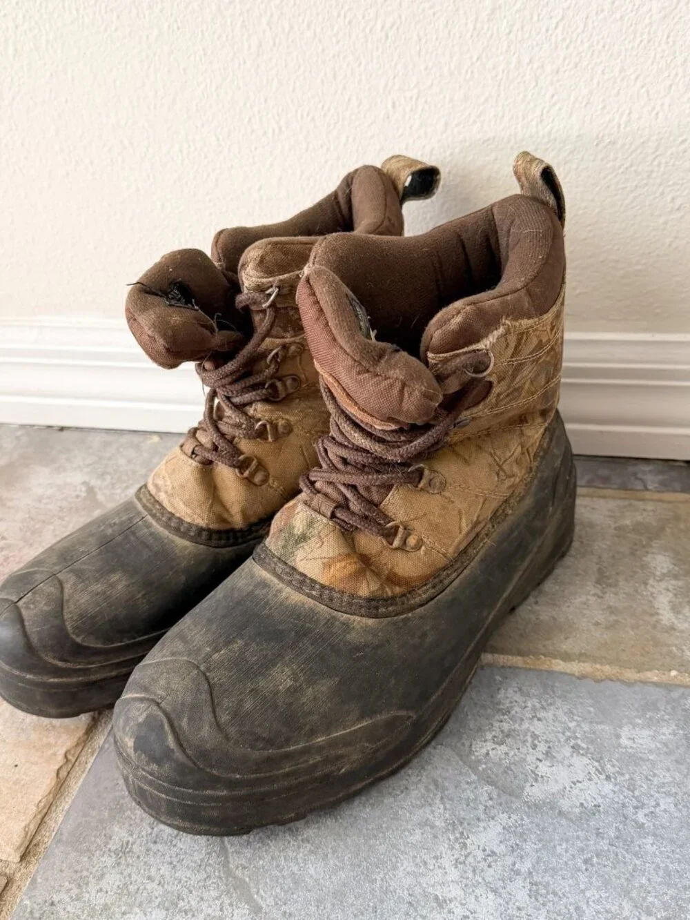 Ozark Trail Mens 10 Camo Duck Boots 3M Thinsulate Insulated Waterproof